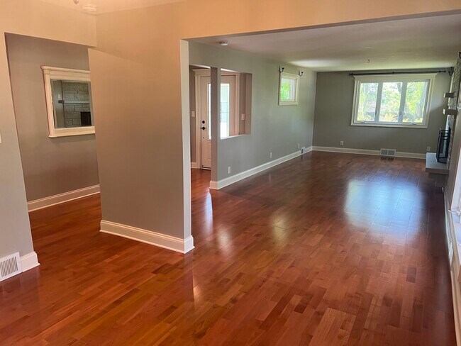 Photo - 9240 S 87th Ct