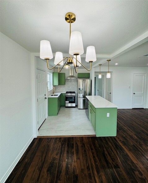 Photo - 6442 Latta St