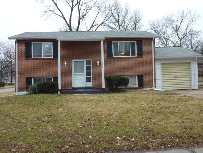 Building Photo - 1864 Schulte Hill Dr