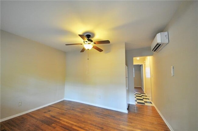 Photo - 711 Argonne Ave NE Unidad 3