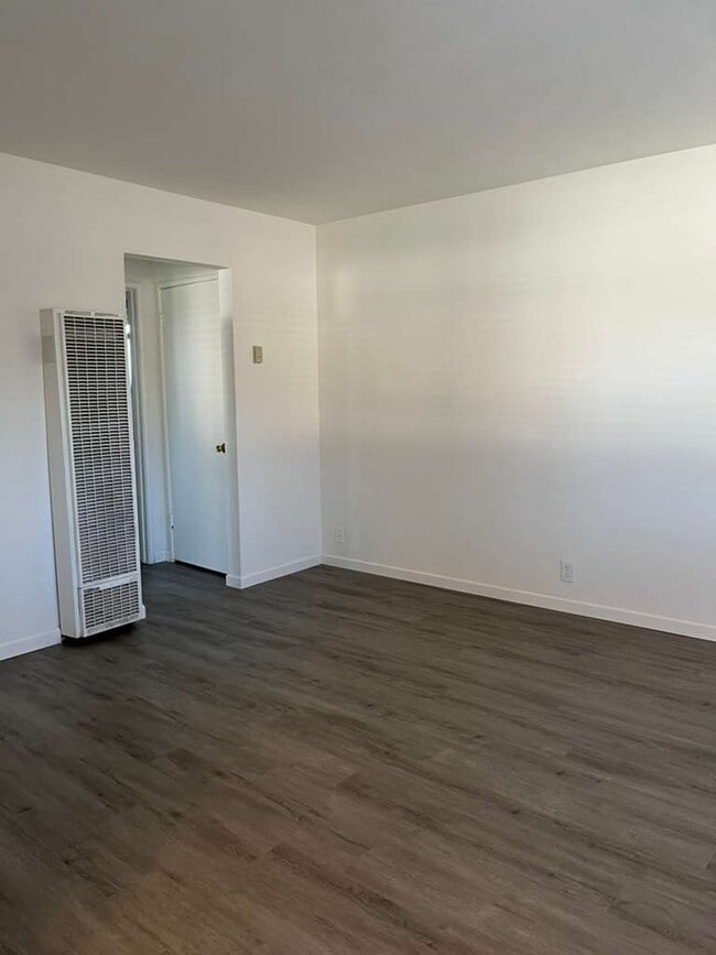 Photo - 1015 W Olive Ave Unidad 4