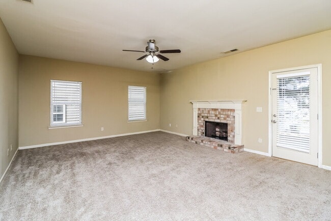 66 Crescent Woode Way