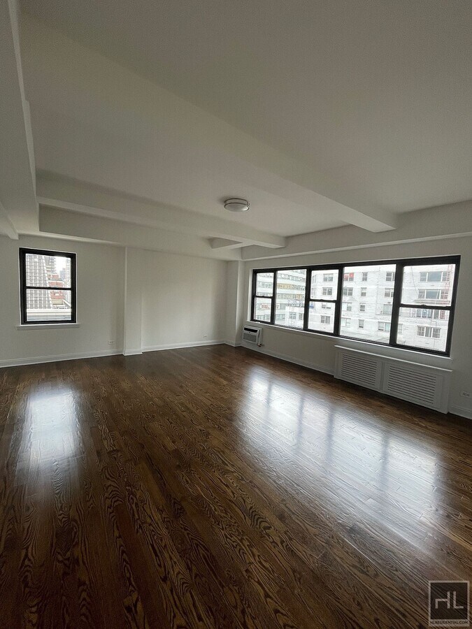 Photo - EAST 57 STREET Unidad 19A