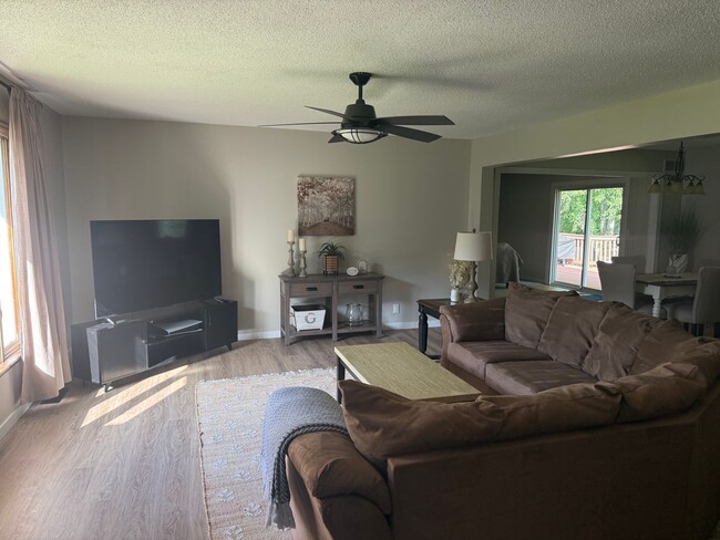 Photo - 112 Cottonwood Dr