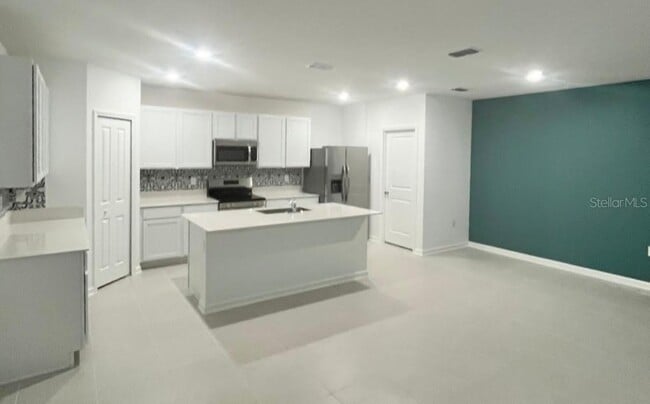 Photo - 2215 Green Valley St