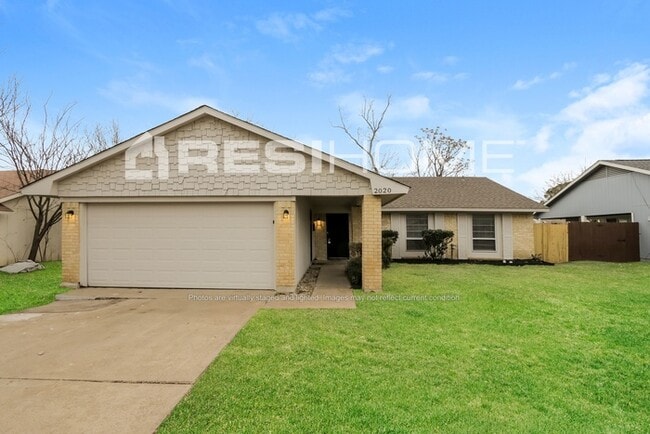 Building Photo - 2020 Cedarwood Dr