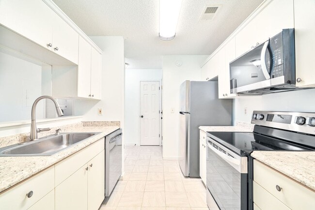 Photo - Low-Maintenance Living in Gated Park at Ri...