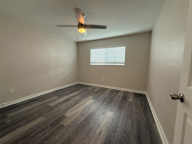 Photo - 1824 Thonig Rd