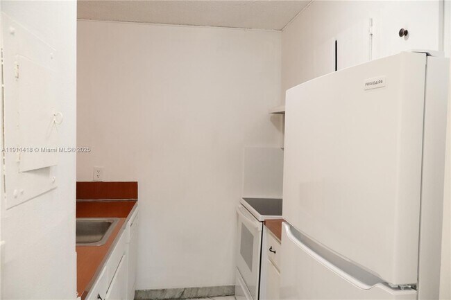 Photo - 1225 NE 124th St Unidad 29C