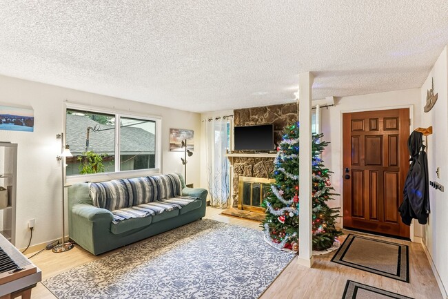 Photo - 3 Bedroom, 2 Bath House Near Portland Community College on Quiet Dead-end Street