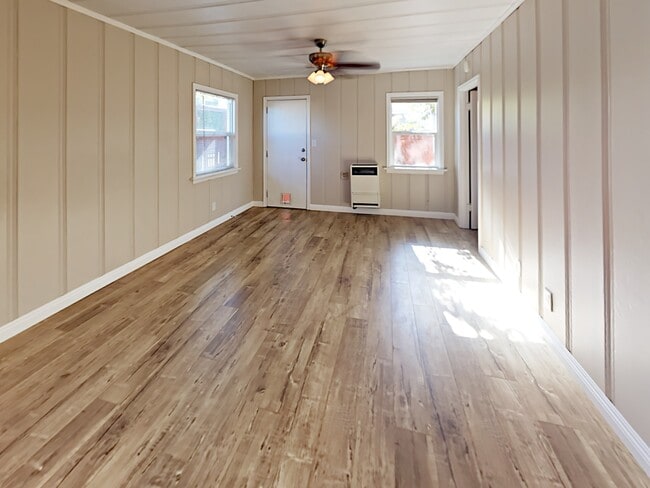 Photo - 4671 Edgeware Rd