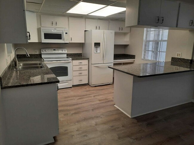 Photo - 2401 53rd Ave W