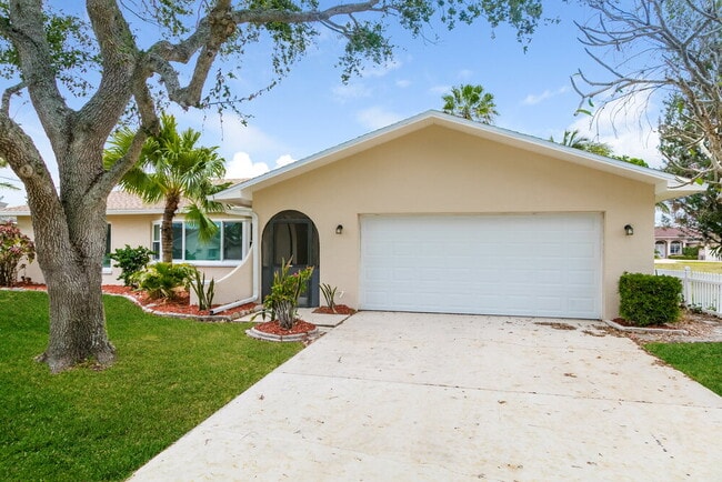 Building Photo - 2261 SE 28th St