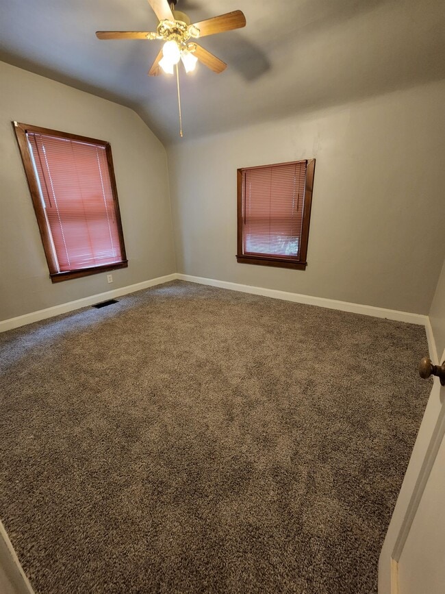 Photo - 1601 Division St