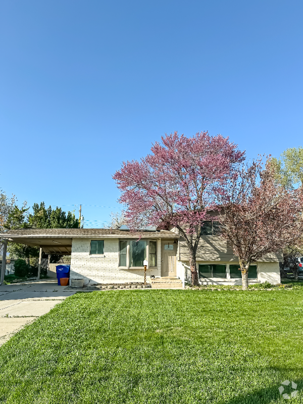 Building Photo - 980 Country Hills Dr Rental