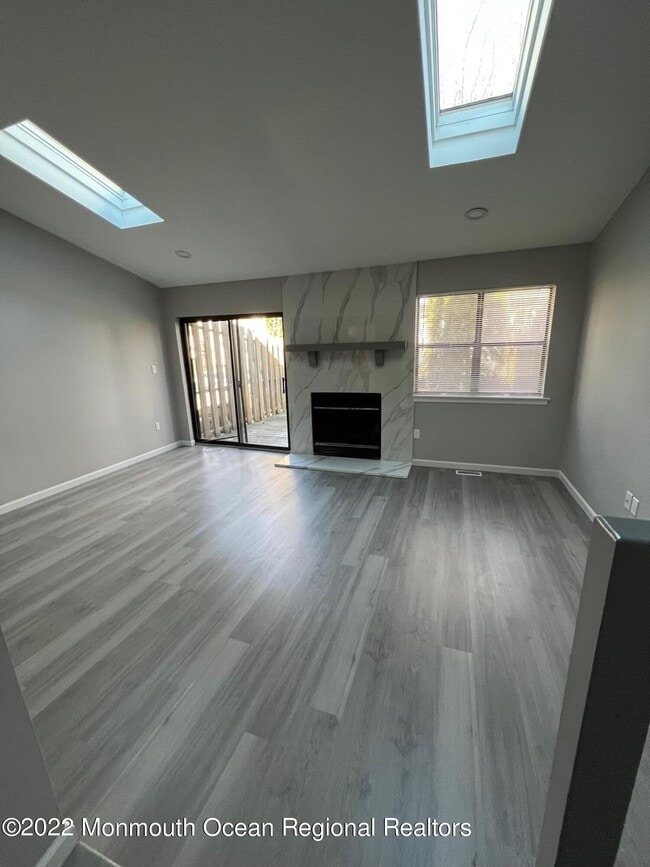 Photo - 232 Longwood Dr