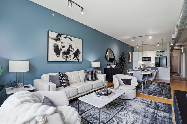 2BD, 2BA - 1252SF - Living Room