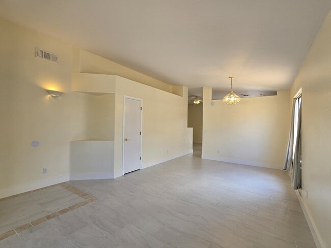 Photo - 7980 N Siskiyou Dr