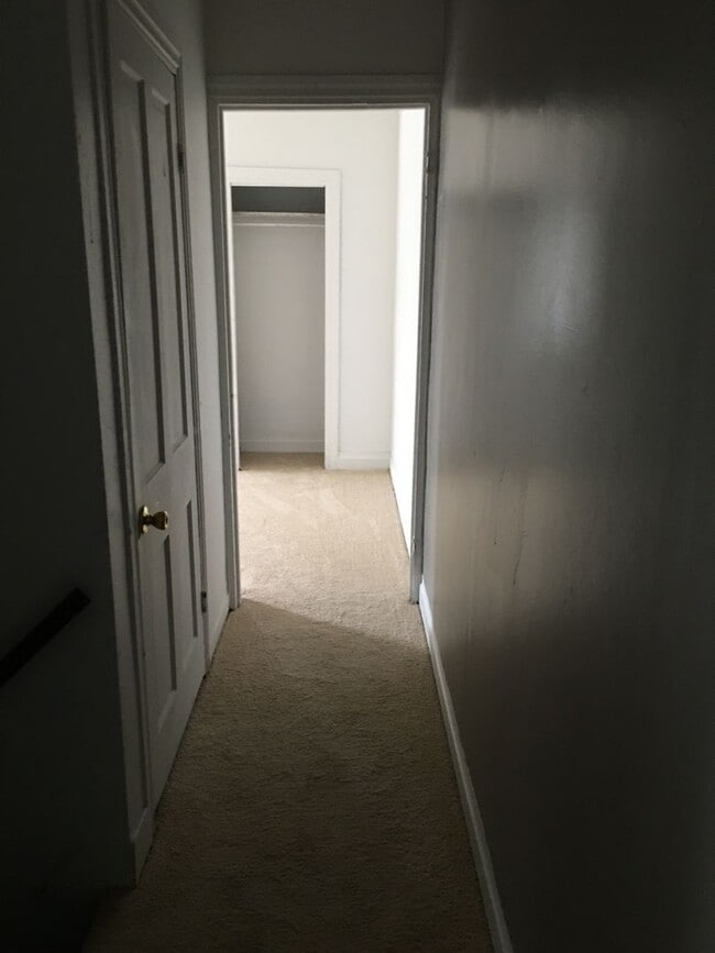 Photo - 226 Poplar St Unit 2nd floor
