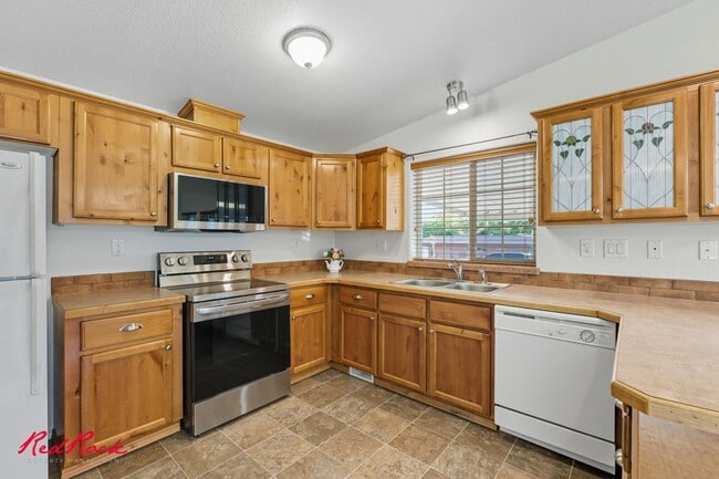 Building Photo - Single-Level 2 Bedroom Home in Washington ...