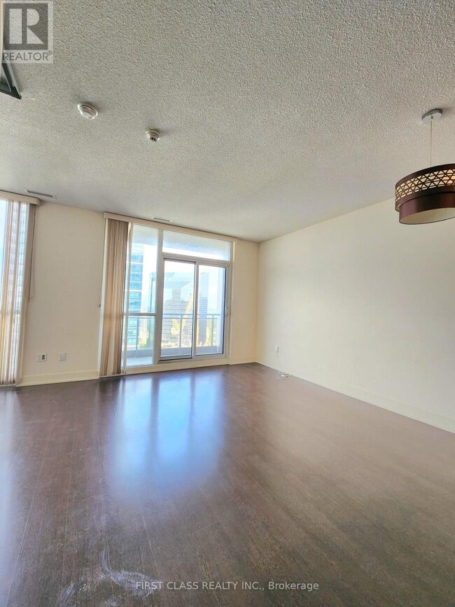 Photo - 23 Sheppard Ave E Unité 2611