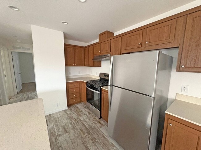 Photo - 1700 S State St