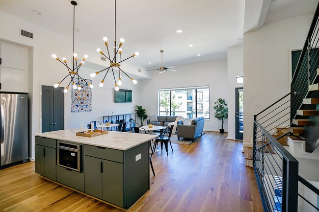 Photo - 511 Memorial Heights Dr