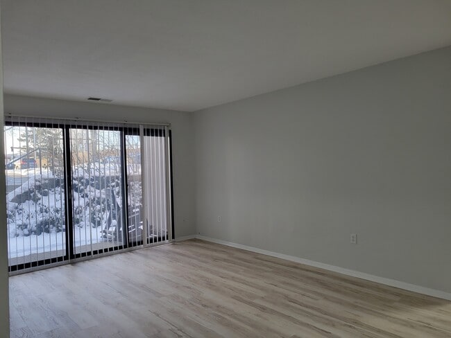 Photo - 12 Shrewsbury Green Dr