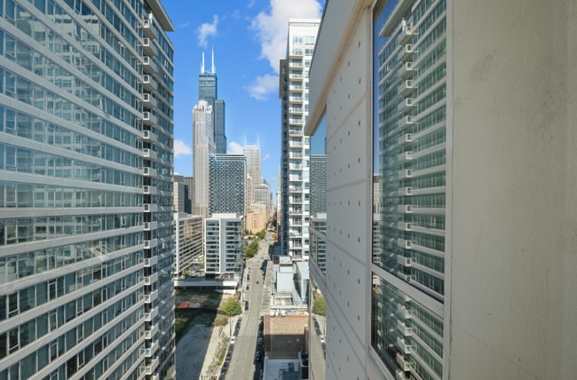 Building Photo - 611 S Wells St Unit 1609 Rental