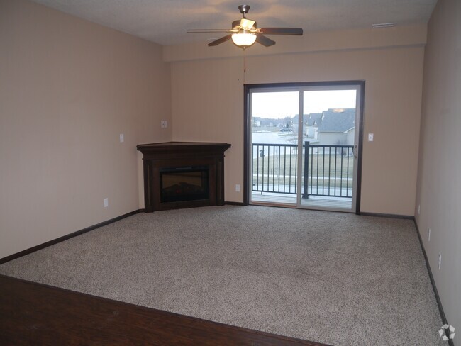 Living room - 1211 NE Windsor Dr Unit 203 Rental