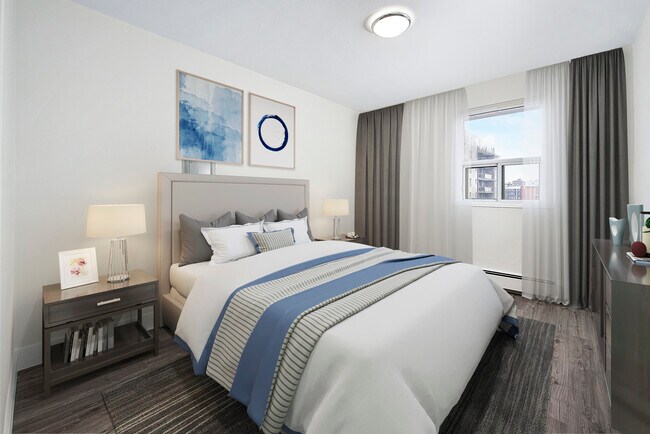 3892 Bathurst