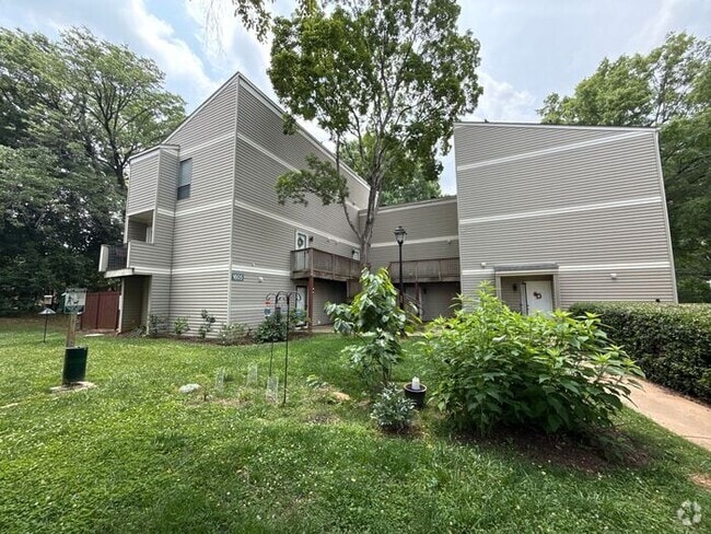 Building Photo - Woodmere Conds - Merry Oaks Rental