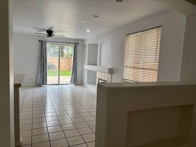 Photo - Immaculate 4/2 Single Story (N. Natomas)! **Please read entire ad for viewings**