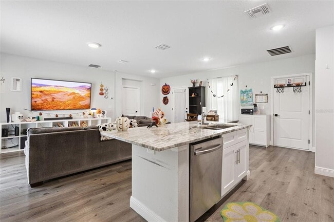 Photo - 543 Finch Ct