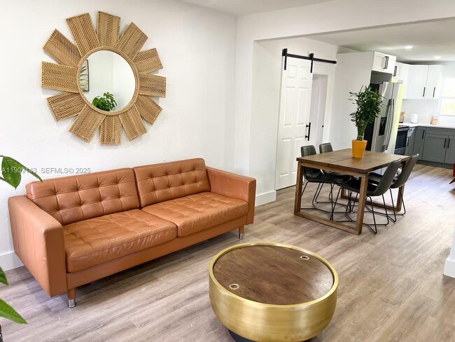 Photo - 1025 NW 55th St Unit 1