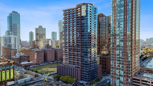 Building Photo - 389 Washington St Unit 15E Rental