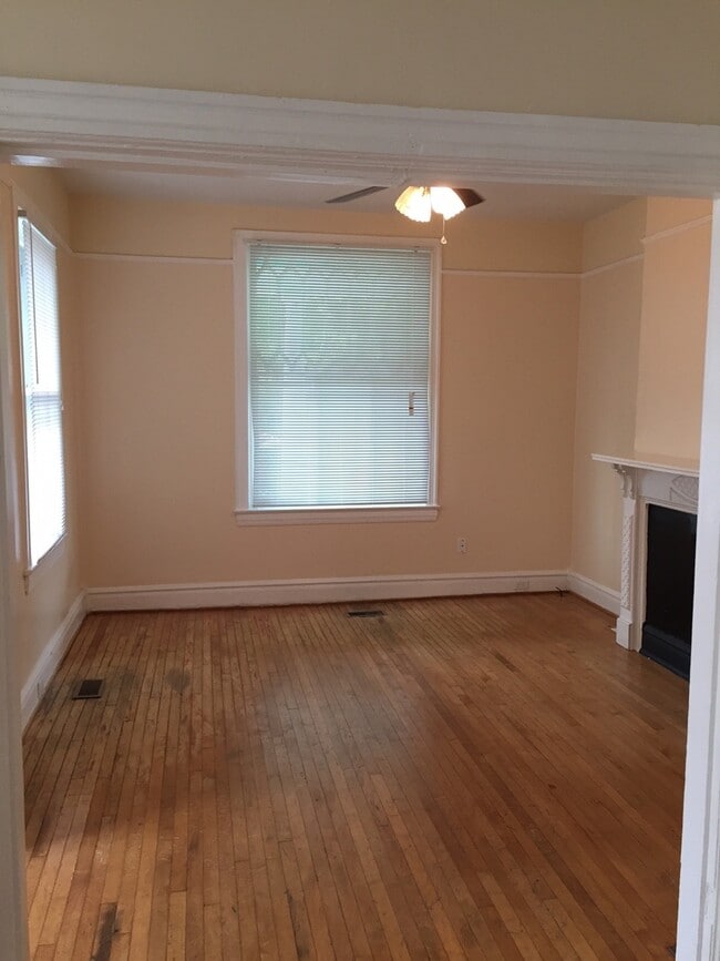 Photo - McCarty_Broad St Duplex_505-507 Unidad 507