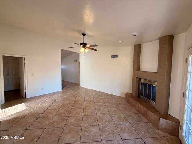 Photo - 1421 N Salida Del Sol