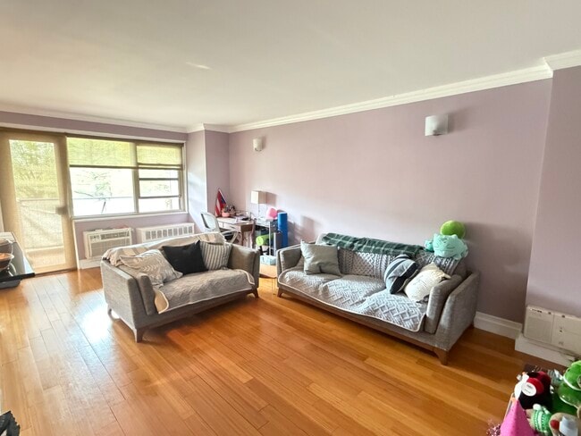 Building Photo - 200 Cozine Ave Unit 4K