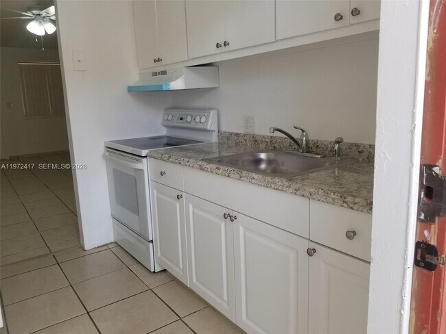 Photo - 850 E Commercial Blvd Unit 139E