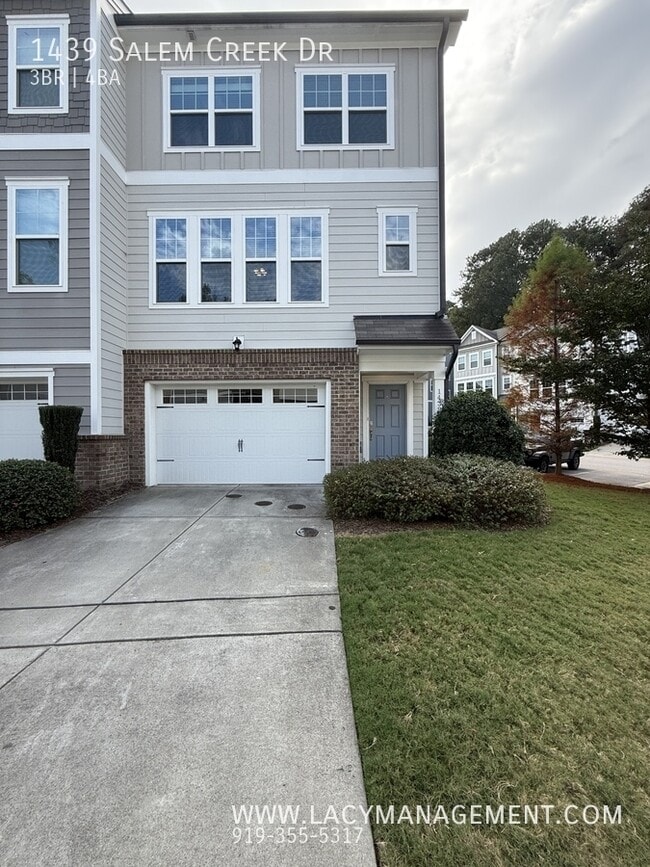 Building Photo - 1439 Salem Creek Dr