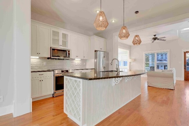 Photo - 515 S Saunders St