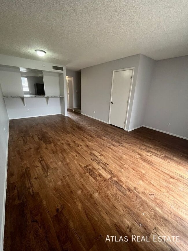 2820 E Kathleen Rd Unit 103