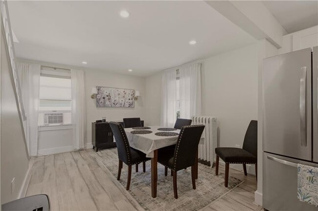 629 Thames St Unit 2