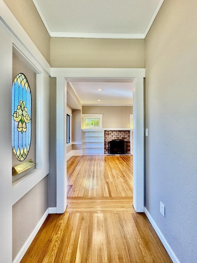 Photo - 809 Bayswater Ave