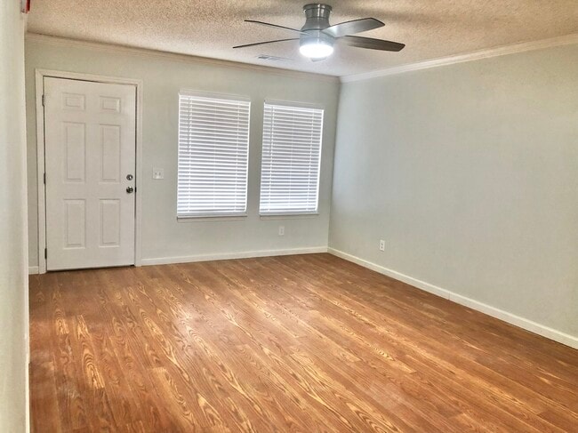 Living Room - 1015 Coleman St SW