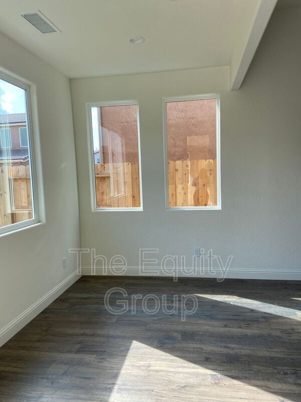 Photo - 1829 W Prescott Ave