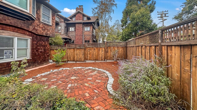 Uniquely designed brick decor - 2620 Regent