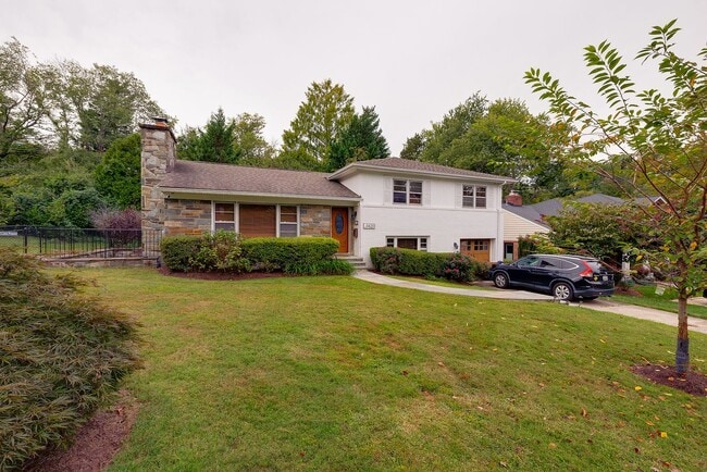 Photo - Bethesda (Walter Johnson HS) 4BR/3BA Detached Available for Multi-Year Lease