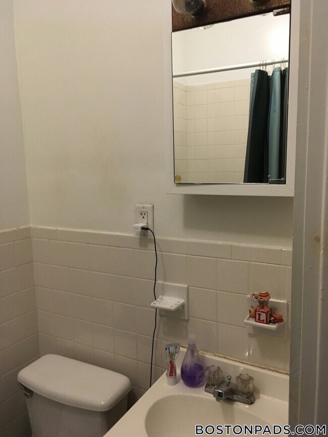 Photo - 163 Summer St Unit 3